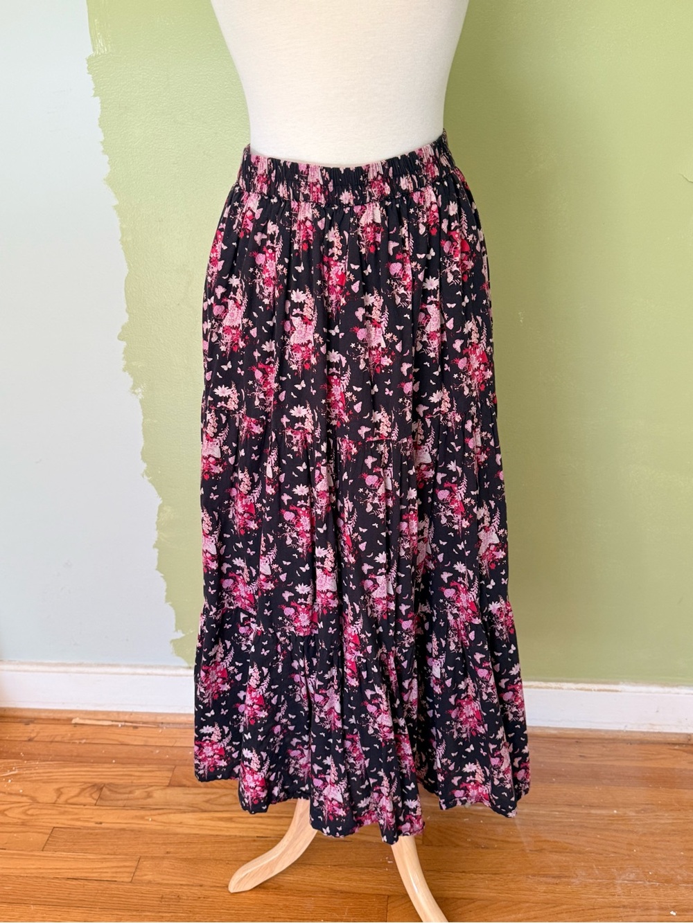 Victoria Dunn Cotton Floral Tiered, Lined Maxi Skirt - Black & Pink